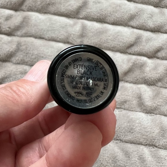 MAC Cosmetics Eye, Face, and Lip Variety Pack (12 pieces) - Picture 4 of 16